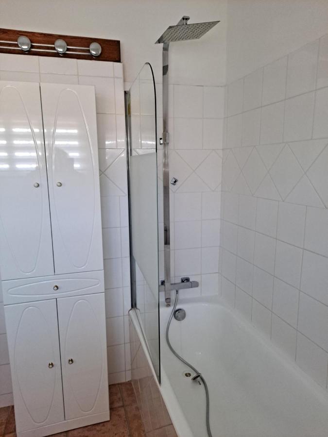 Bastide St Joseph Apartment Eyguieres Luaran gambar