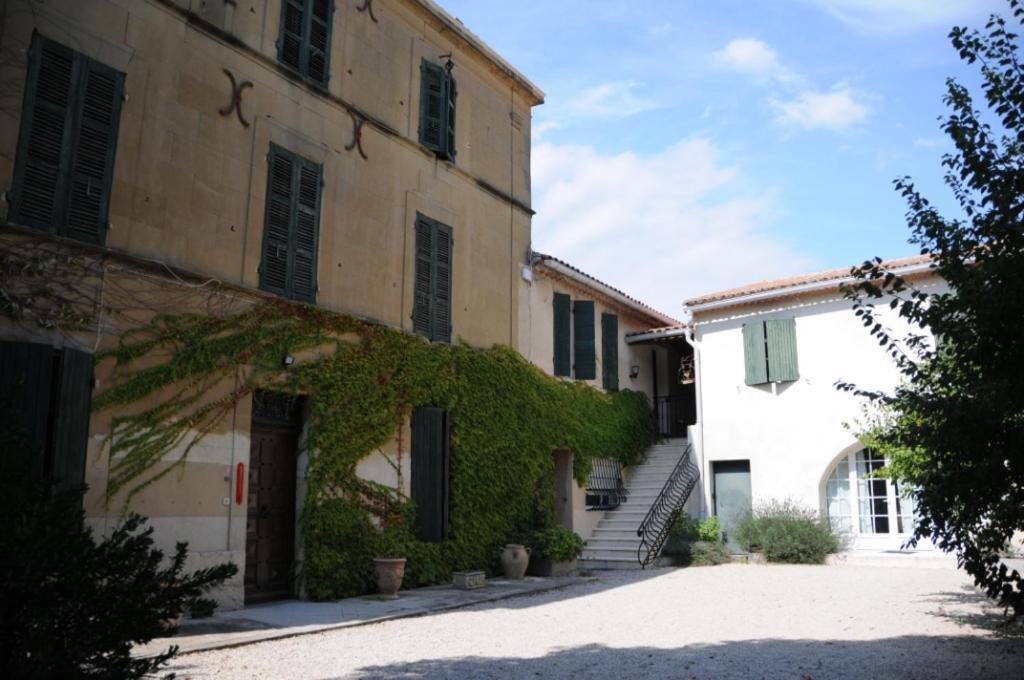 Bastide St Joseph Apartment Eyguieres Luaran gambar