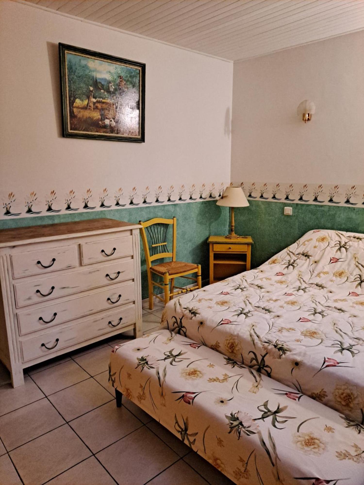 Bastide St Joseph Apartment Eyguieres Luaran gambar